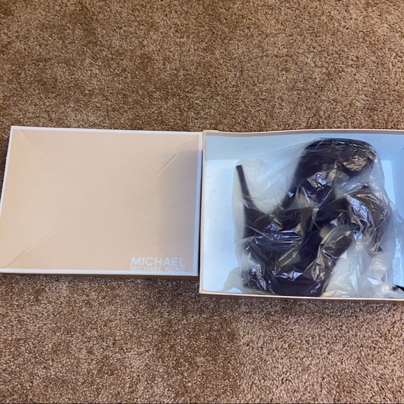 Michael Kors Elena Cross Heel - Picture 8 of 9